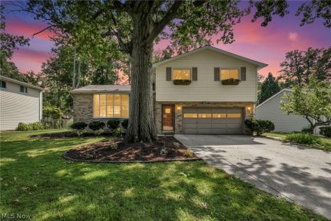 24397 Noreen Drive North Olmsted OH 44070