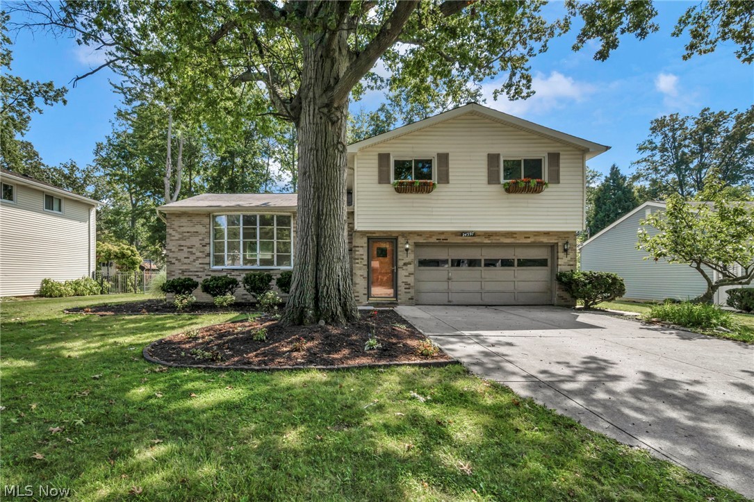 24397 Noreen Drive North Olmsted OH 44070