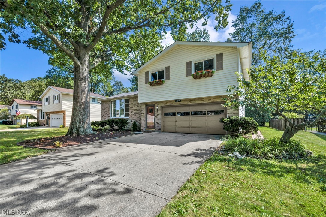 24397 Noreen Drive North Olmsted OH 44070