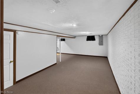 125 Queen Anne Circle Elyria OH 44035