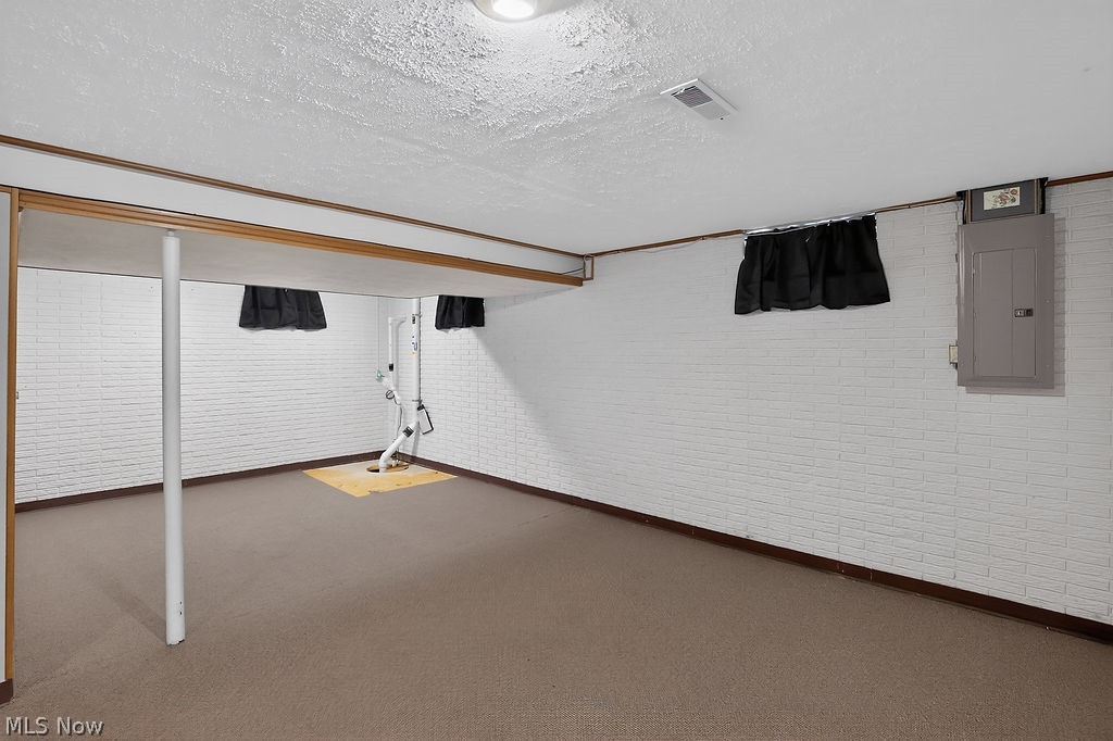 125 Queen Anne Circle Elyria OH 44035