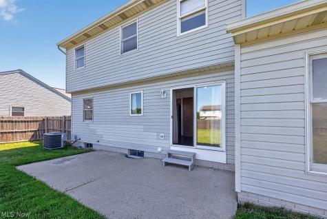 125 Queen Anne Circle Elyria OH 44035