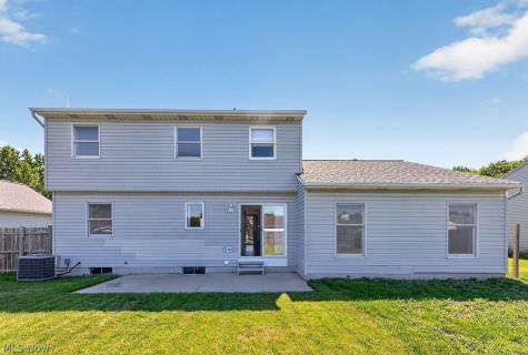 125 Queen Anne Circle Elyria OH 44035