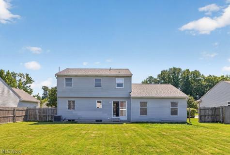 125 Queen Anne Circle Elyria OH 44035