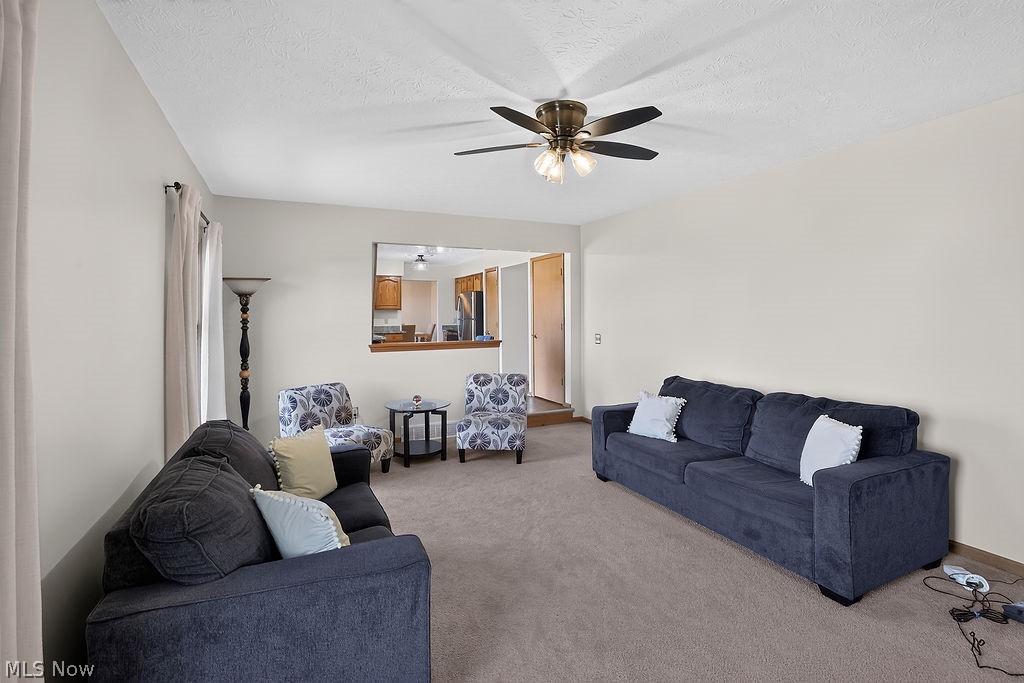 125 Queen Anne Circle Elyria OH 44035