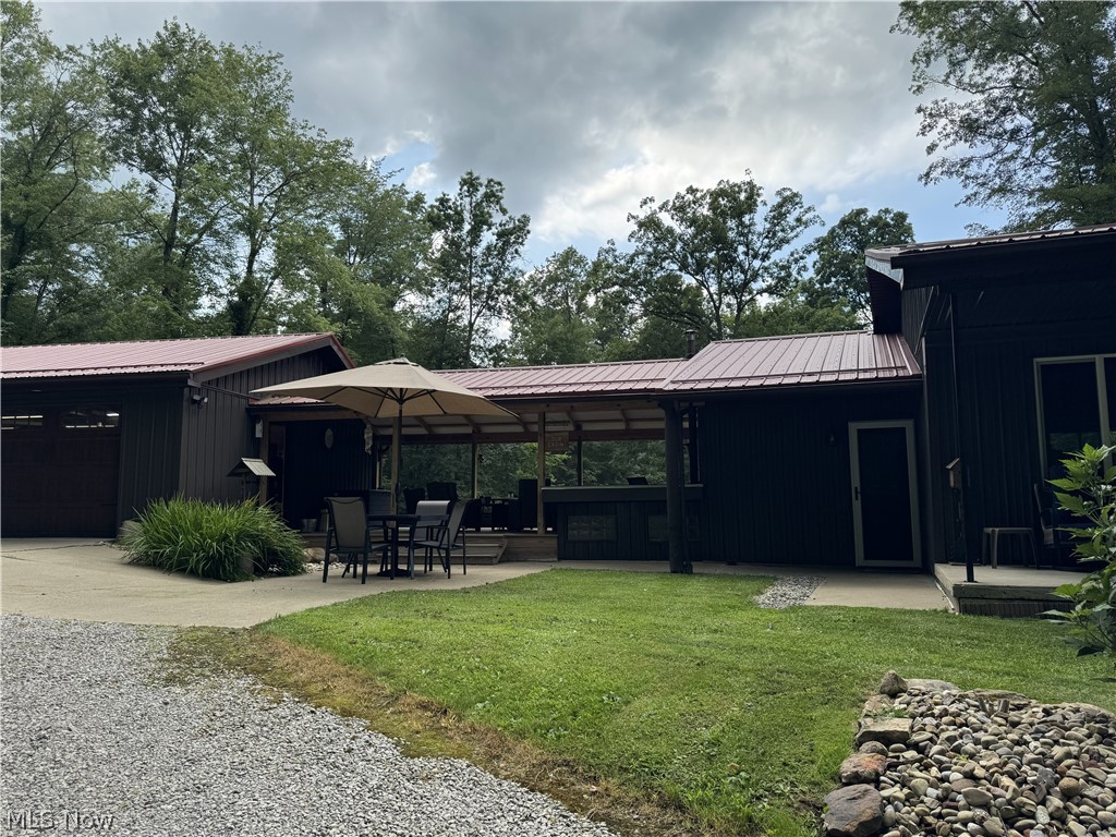 6779 N Park Avenue Bristolville OH 44402