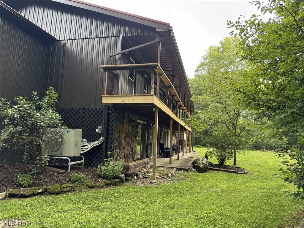6779 N Park Avenue Bristolville OH 44402