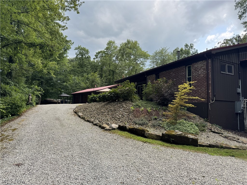 6779 N Park Avenue Bristolville OH 44402