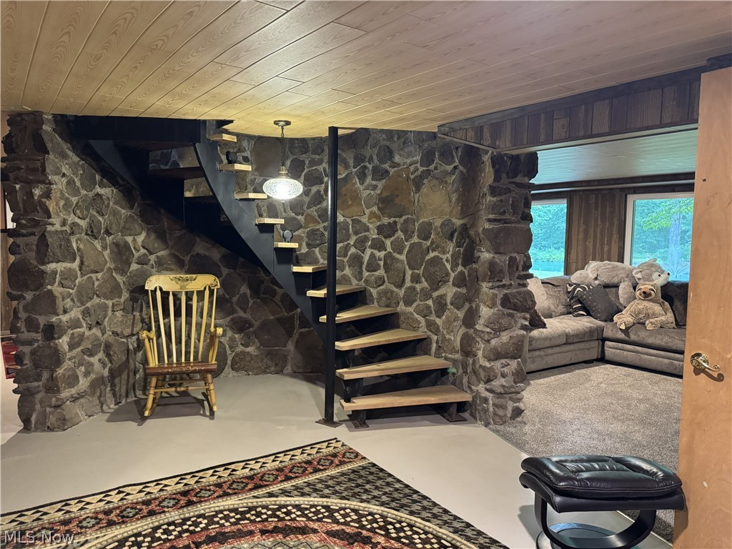 6779 N Park Avenue Bristolville OH 44402