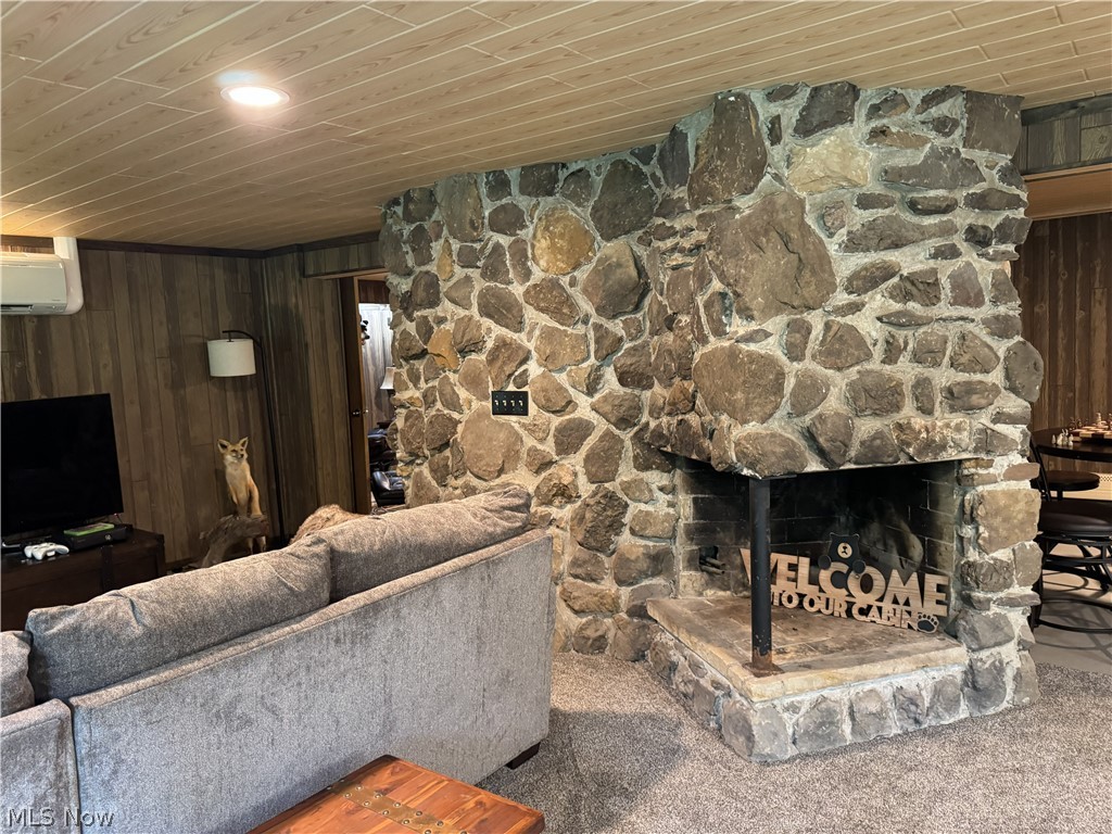 6779 N Park Avenue Bristolville OH 44402