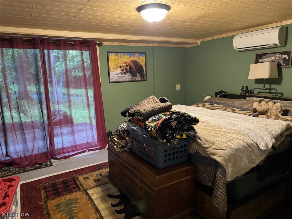 6779 N Park Avenue Bristolville OH 44402