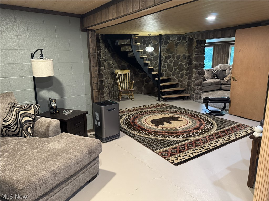 6779 N Park Avenue Bristolville OH 44402