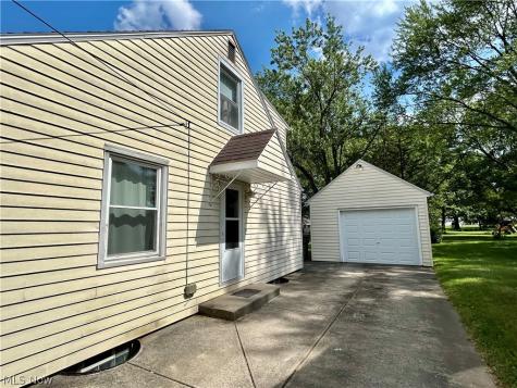 3241 Estates Circle Youngstown OH 44511