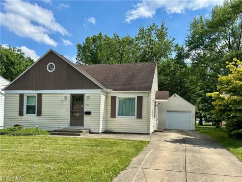 3241 Estates Circle Youngstown OH 44511