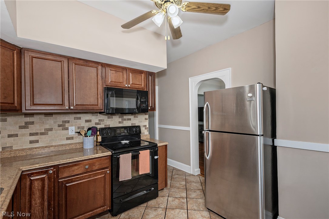 1374 Cranford Avenue Lakewood OH 44107