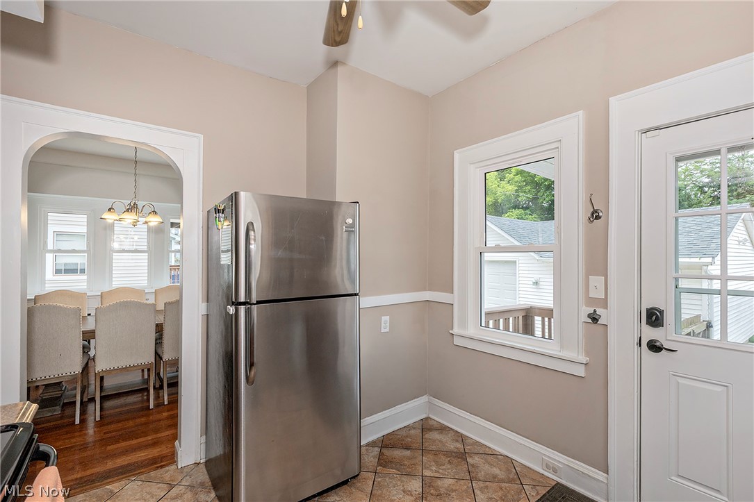 1374 Cranford Avenue Lakewood OH 44107