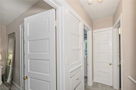 1374 Cranford Avenue Lakewood OH 44107