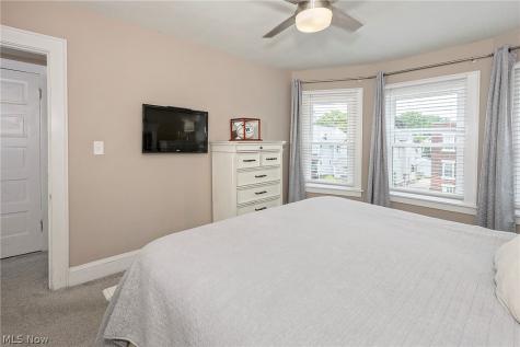 1374 Cranford Avenue Lakewood OH 44107