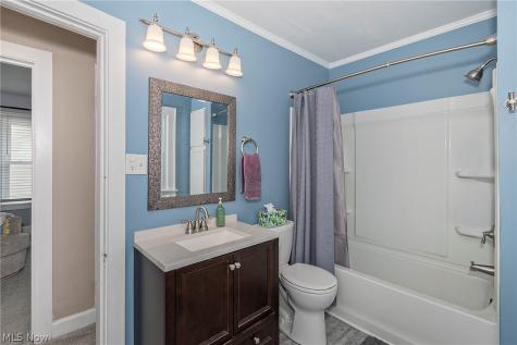 1374 Cranford Avenue Lakewood OH 44107