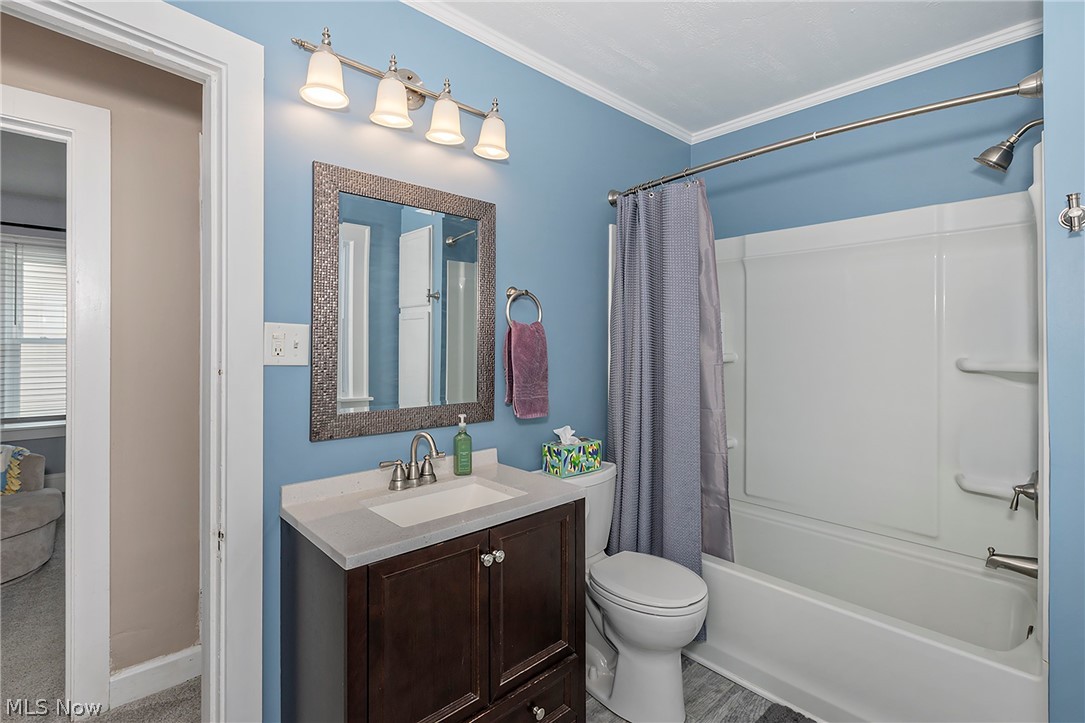 1374 Cranford Avenue Lakewood OH 44107