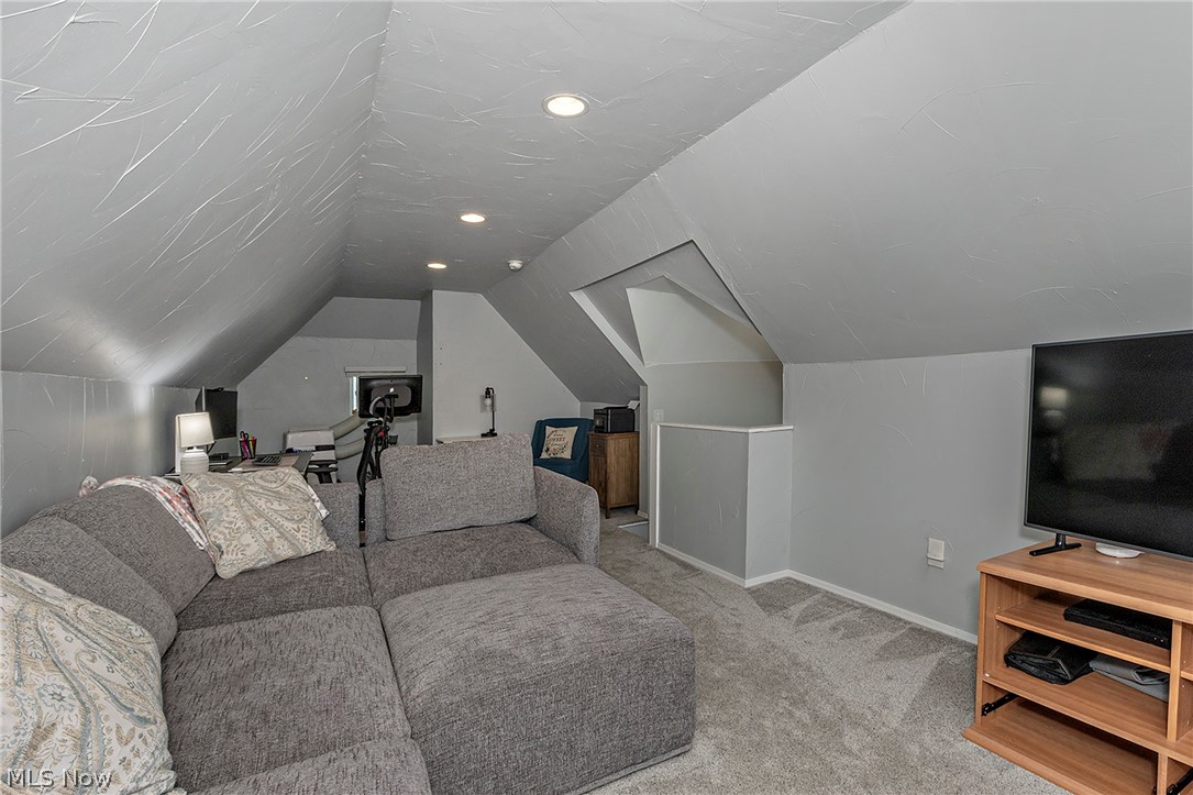 1374 Cranford Avenue Lakewood OH 44107