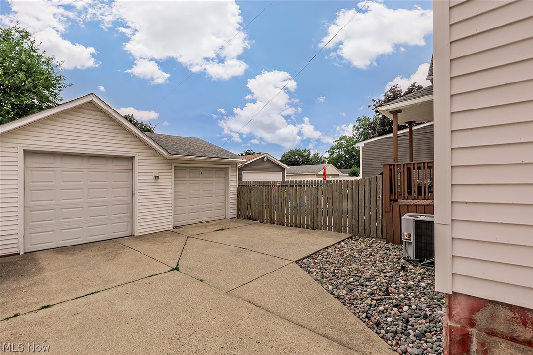 1374 Cranford Avenue Lakewood OH 44107
