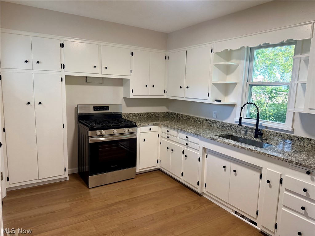 8246 W Columbia Street Masury OH 44438