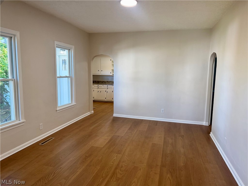 8246 W Columbia Street Masury OH 44438