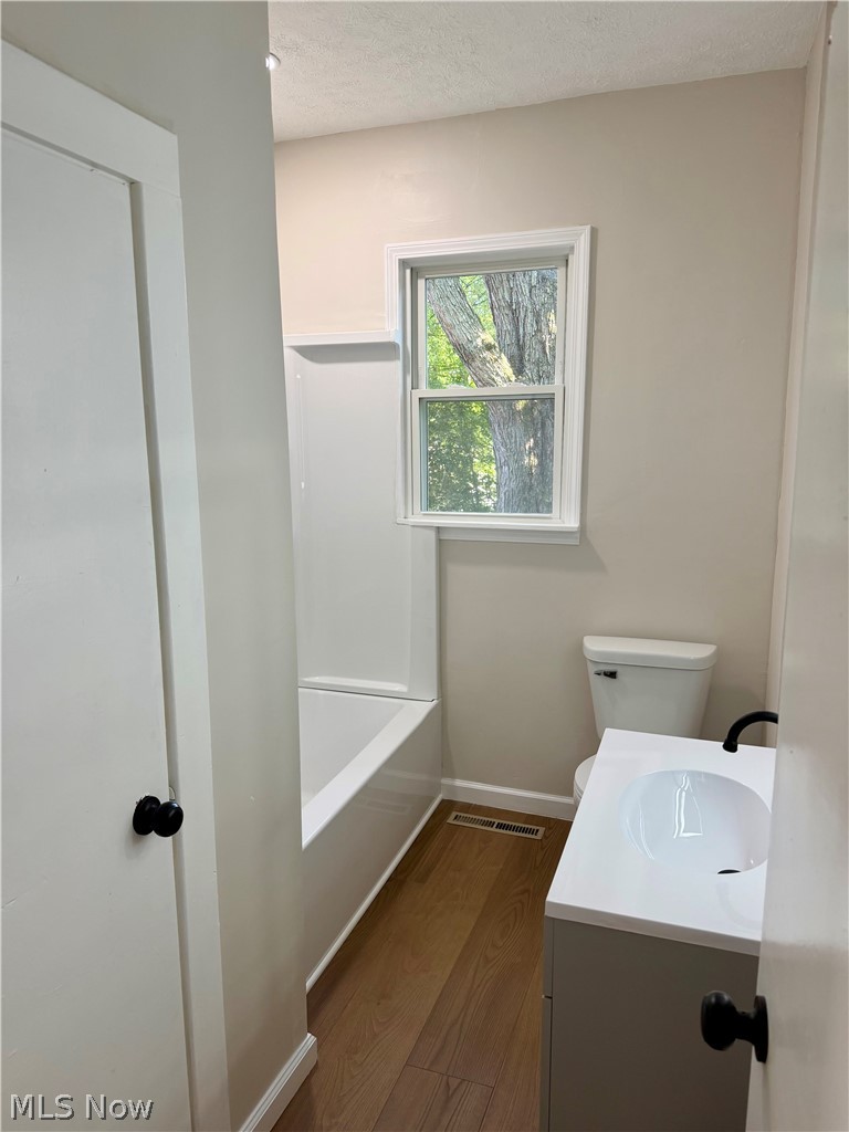 8246 W Columbia Street Masury OH 44438