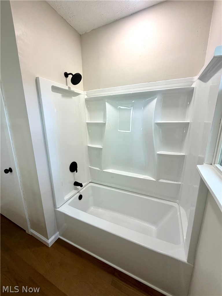 8246 W Columbia Street Masury OH 44438