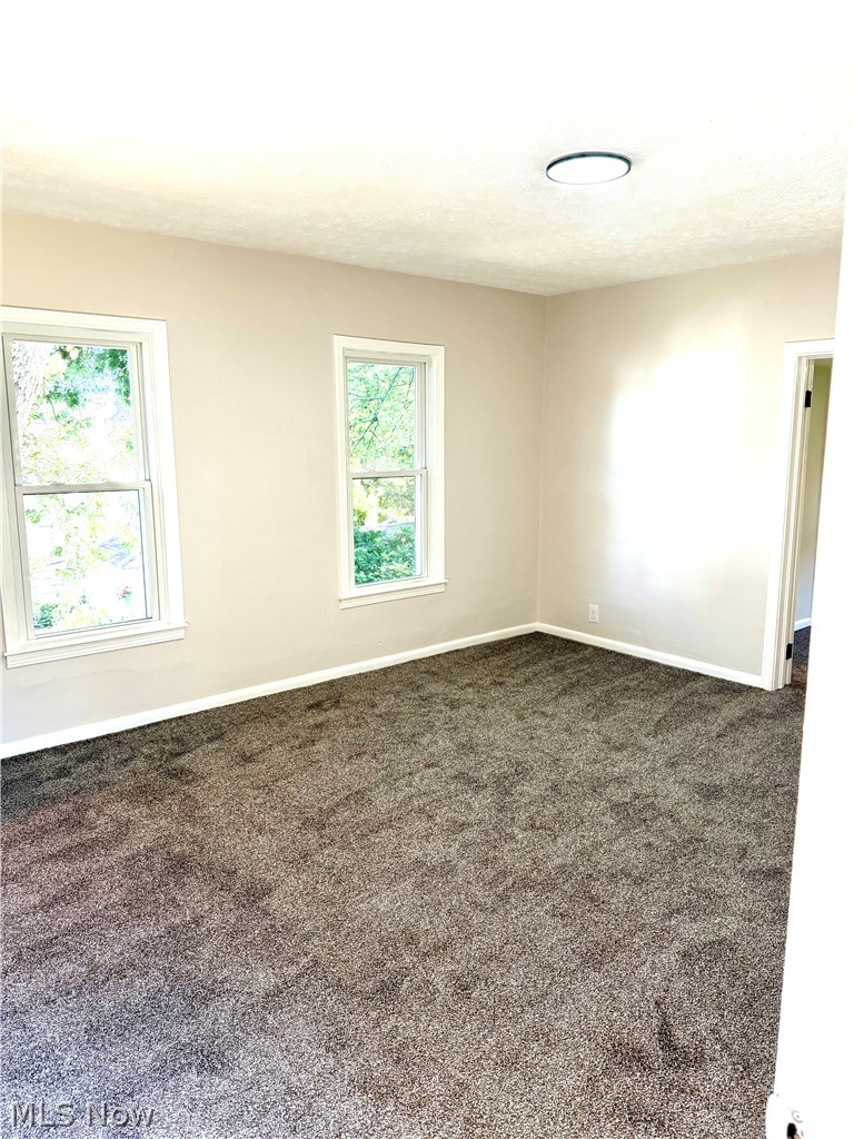 8246 W Columbia Street Masury OH 44438