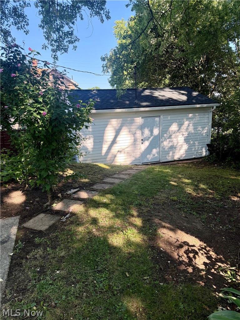 8246 W Columbia Street Masury OH 44438