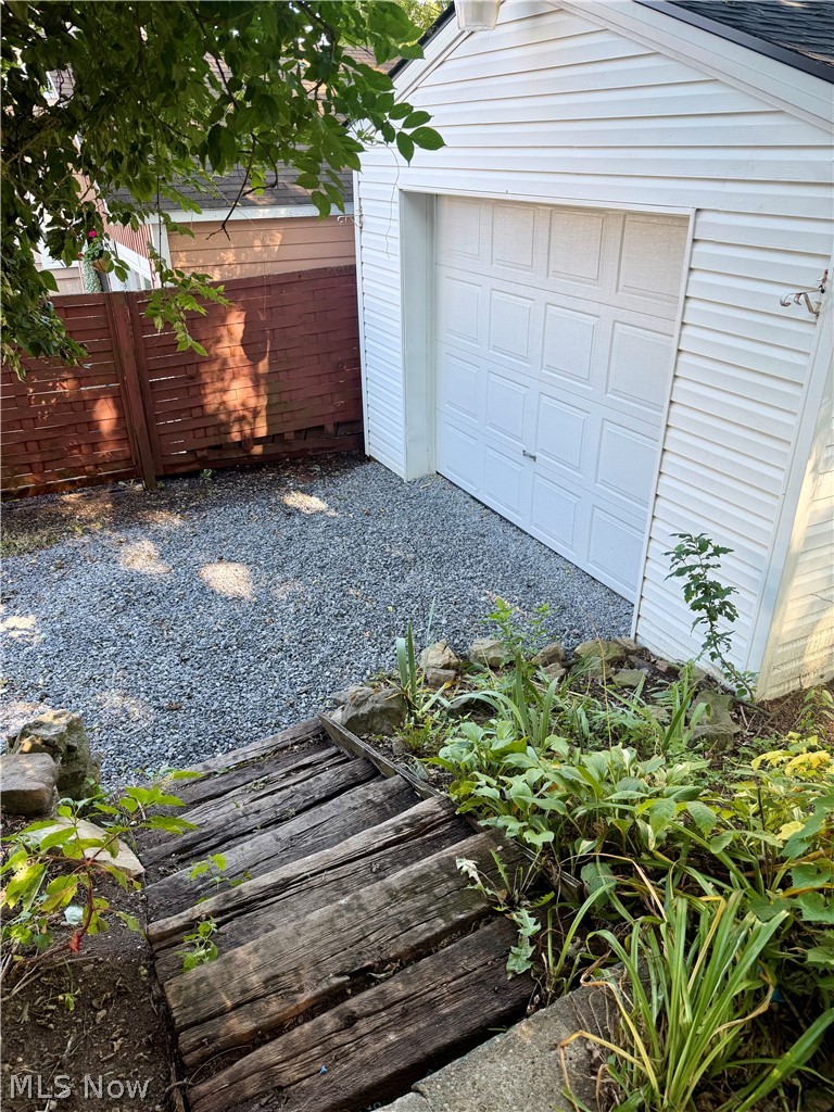 8246 W Columbia Street Masury OH 44438