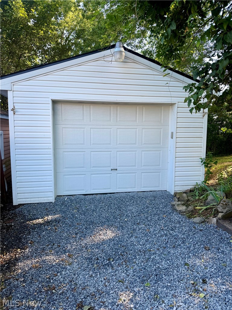 8246 W Columbia Street Masury OH 44438