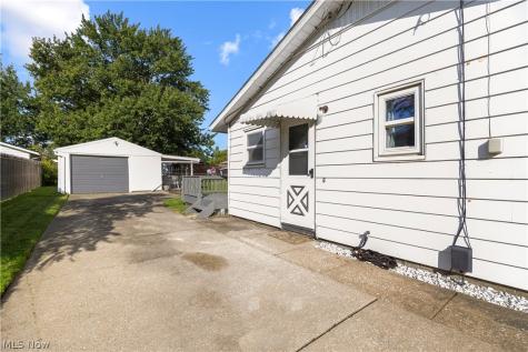 811 Concord Avenue Elyria OH 44035