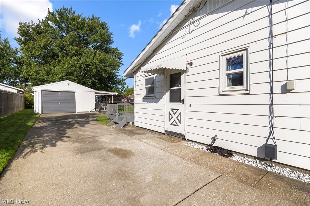 811 Concord Avenue Elyria OH 44035