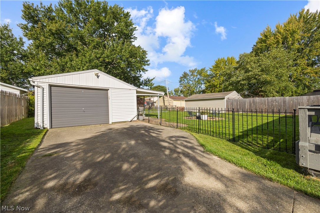 811 Concord Avenue Elyria OH 44035
