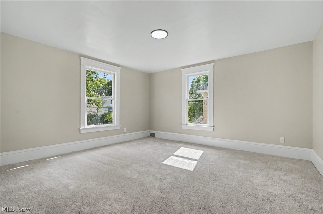 455 Scott Street NE Warren OH 44483