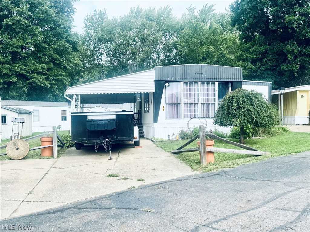 7443 Spillway Lisbon OH 44431