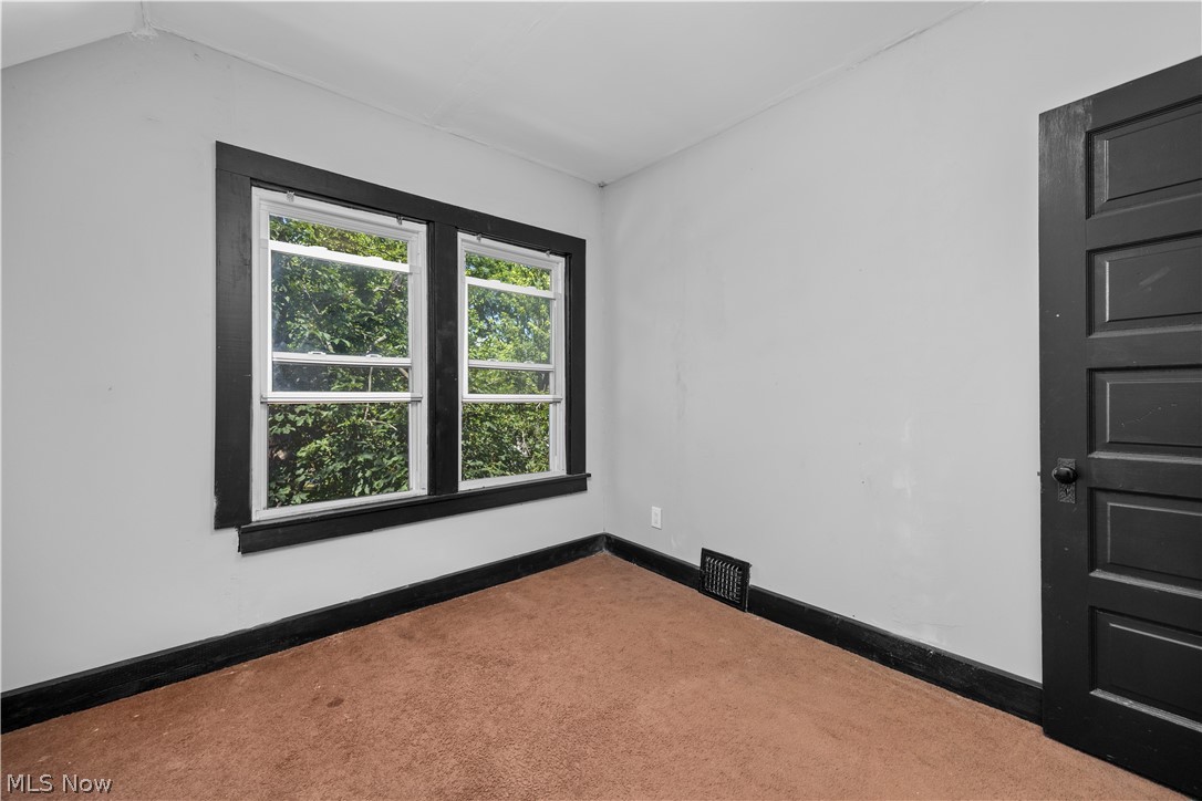 1592 Newman Avenue Lakewood OH 44107