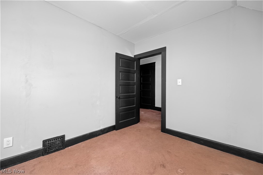 1592 Newman Avenue Lakewood OH 44107