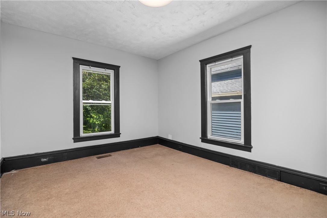 1592 Newman Avenue Lakewood OH 44107