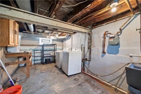 1592 Newman Avenue Lakewood OH 44107