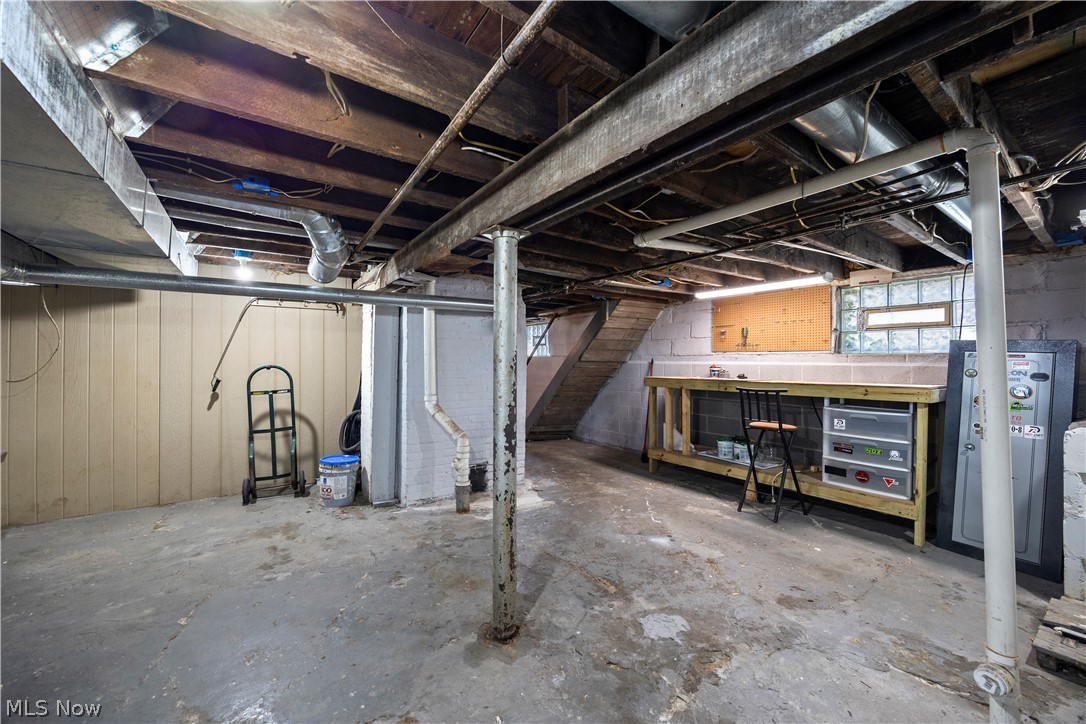 1592 Newman Avenue Lakewood OH 44107