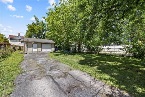1592 Newman Avenue Lakewood OH 44107