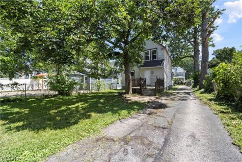 1592 Newman Avenue Lakewood OH 44107