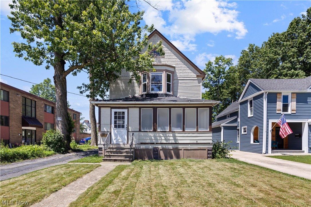 1592 Newman Avenue Lakewood OH 44107