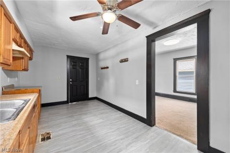 1592 Newman Avenue Lakewood OH 44107