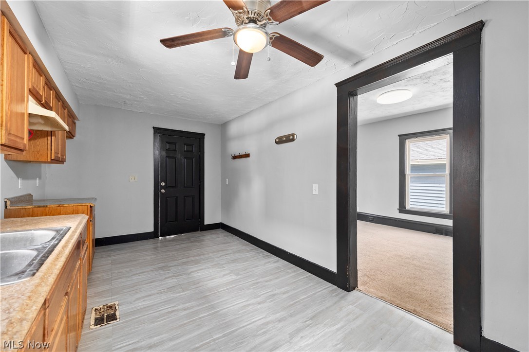 1592 Newman Avenue Lakewood OH 44107