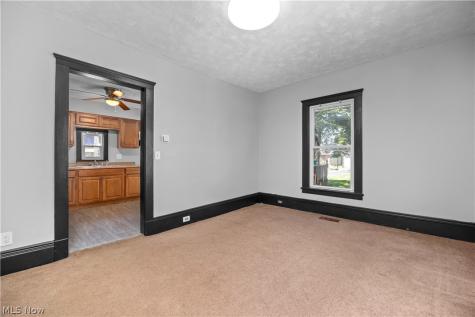 1592 Newman Avenue Lakewood OH 44107